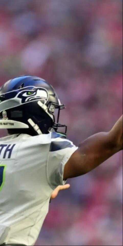 Geno Smith's Seahawks are favored in the Seahawks vs Rams odds