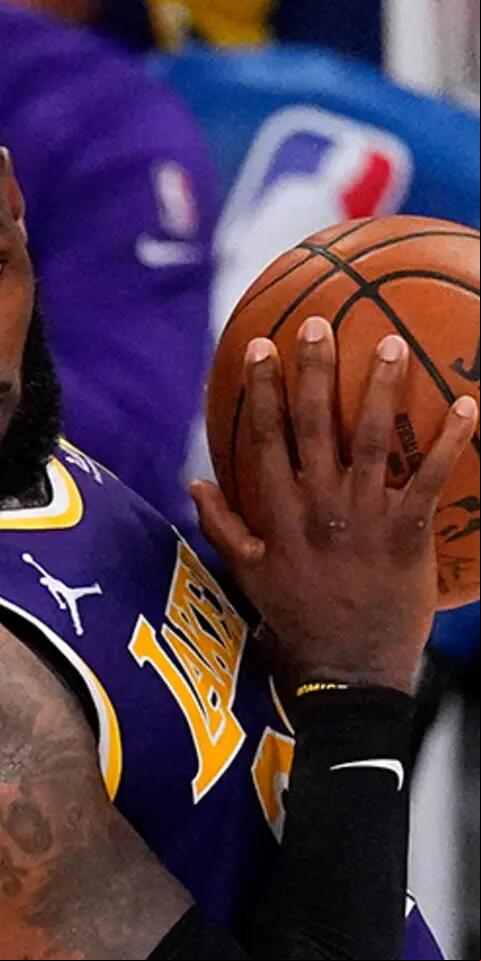 LeBron James getting ready to score in the post for the Los Angeles Lakers.